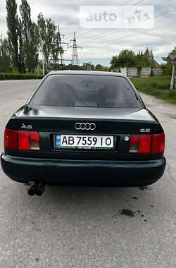 Седан Audi A6 1997 в Калиновке