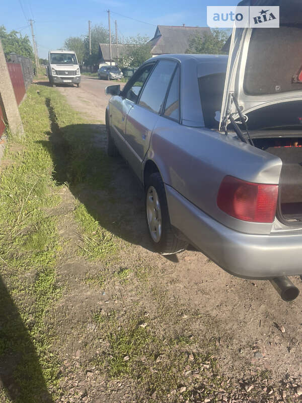 Седан Audi A6 1997 в Овруче