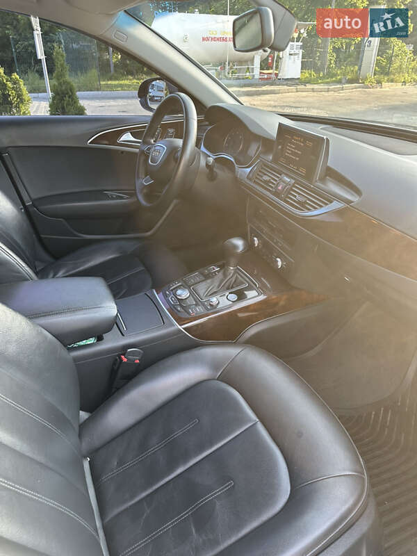 Седан Audi A6 2012 в Староконстантинове