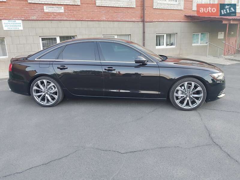 Седан Audi A6 2014 в Умані