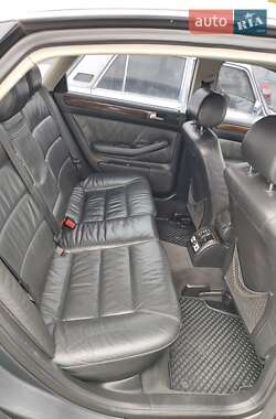 Седан Audi A6 2003 в 