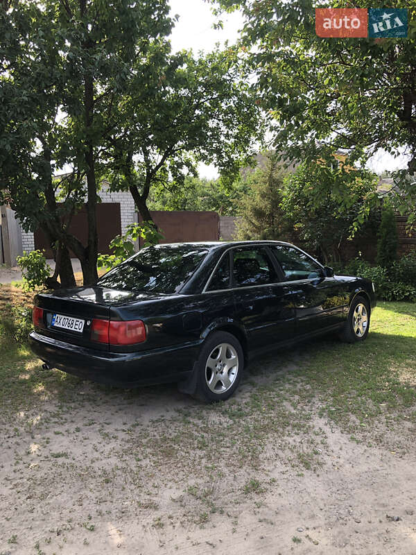 Седан Audi A6 1995 в Зміїві