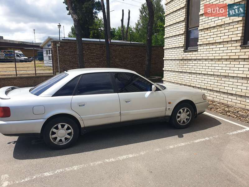 Седан Audi A6 1994 в Киеве
