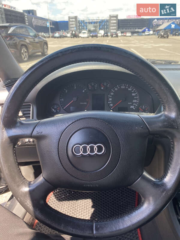 Седан Audi A6 2001 в Коростене