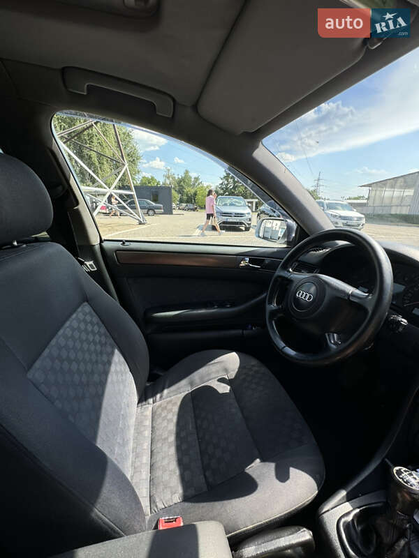 Седан Audi A6 2001 в Черновцах