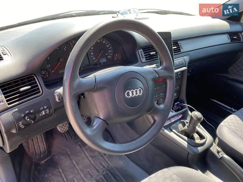 Седан Audi A6 2000 в Одессе