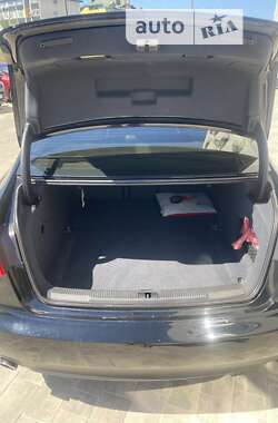 Седан Audi A6 2012 в 