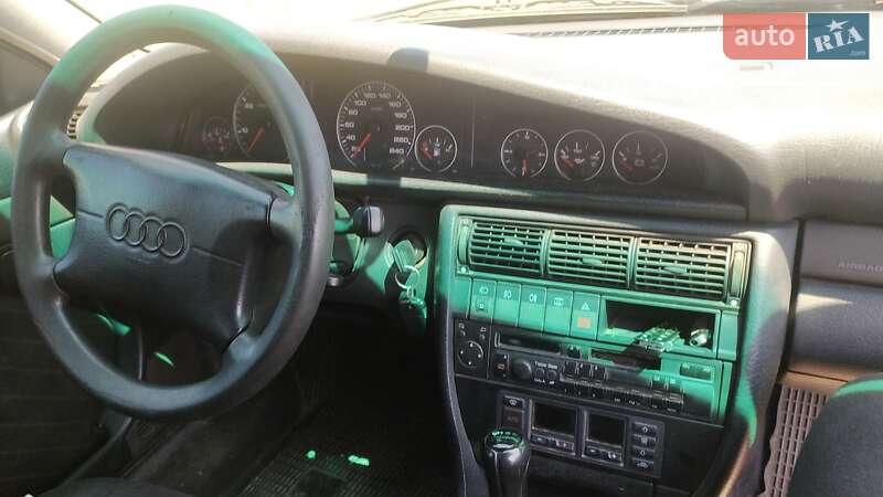 Універсал Audi A6 1997 в Зарічному