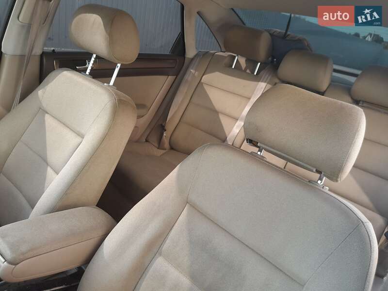 Седан Audi A6 1998 в Новояворовске