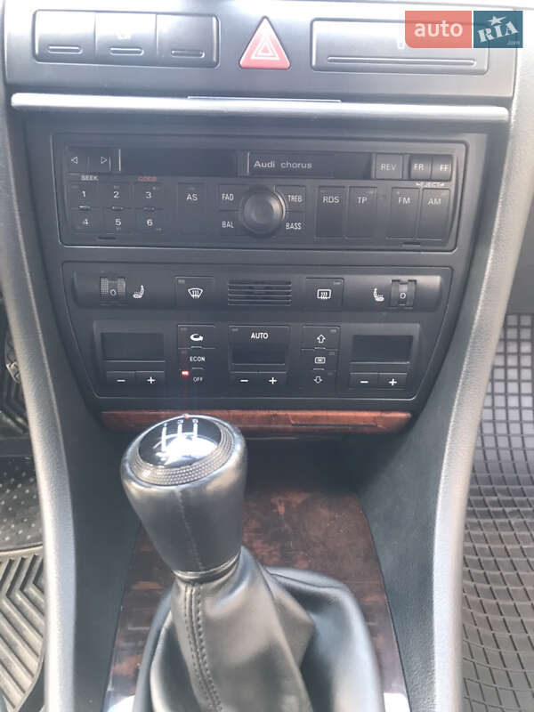 Универсал Audi A6 2001 в Ужгороде