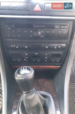 Универсал Audi A6 2001 в 
