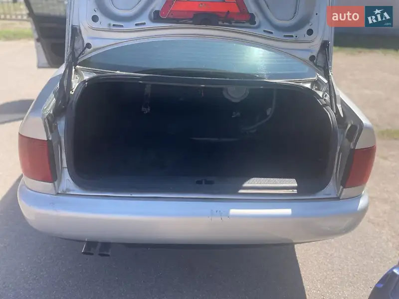 Седан Audi A6 1995 в 