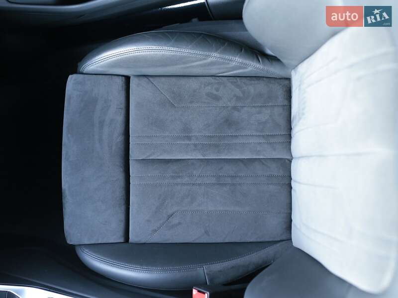 Седан Audi A6 2021 в Ровно