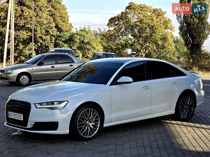 Седан Audi A6 2015 в Першотравенске