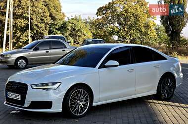 Седан Audi A6 2015 в 