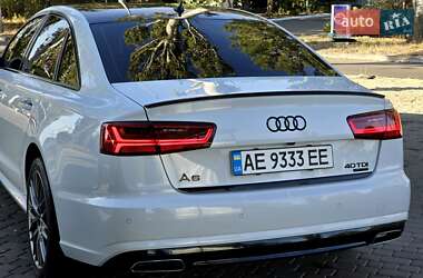 Седан Audi A6 2015 в 