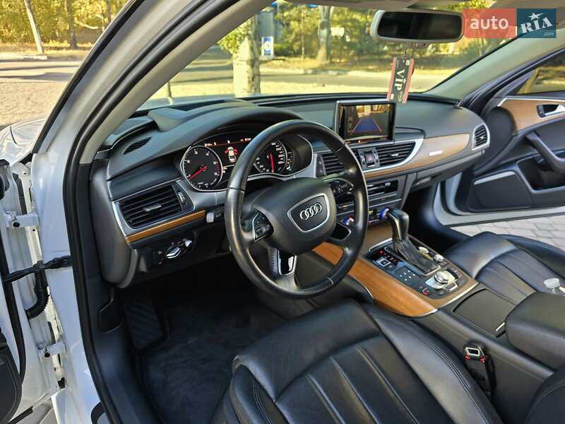 Седан Audi A6 2015 в Першотравенске