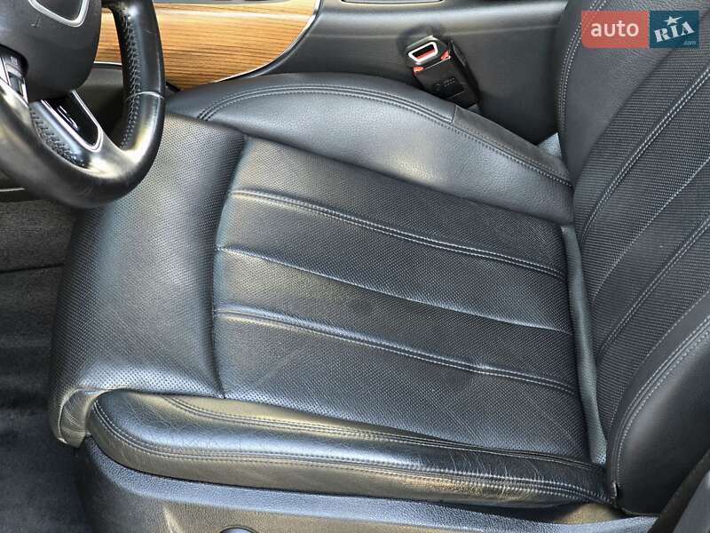 Седан Audi A6 2015 в Першотравенске