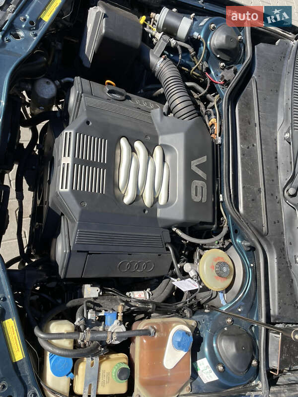 Седан Audi A6 1996 в Подволочиске