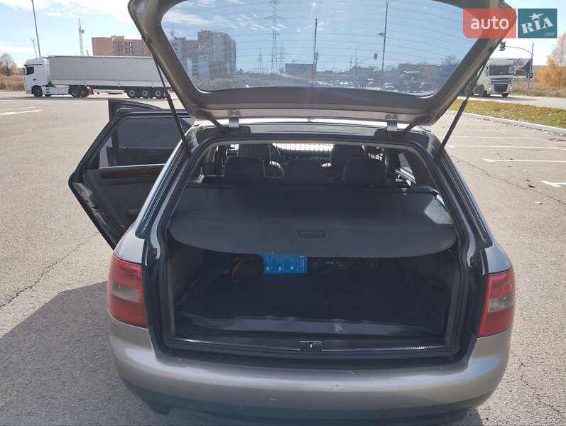 Універсал Audi A6 2002 в Луцьку