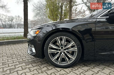 Седан Audi A6 2019 в 