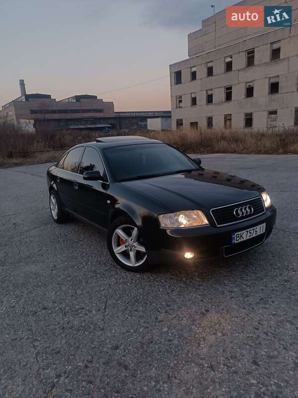 Седан Audi A6 2002 в Новояворовске