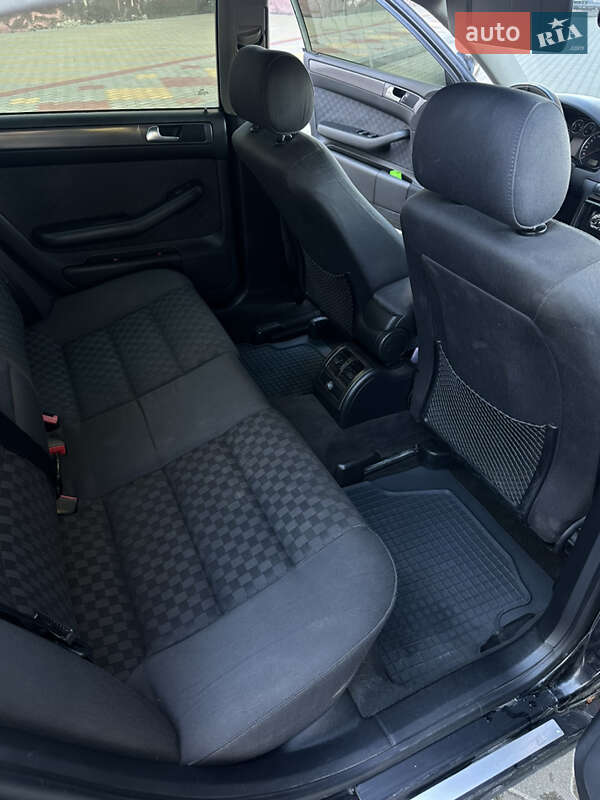 Седан Audi A6 2002 в Звягеле
