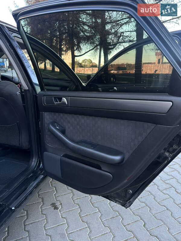 Седан Audi A6 2002 в Звягеле