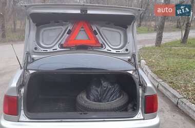 Седан Audi A6 1995 в 