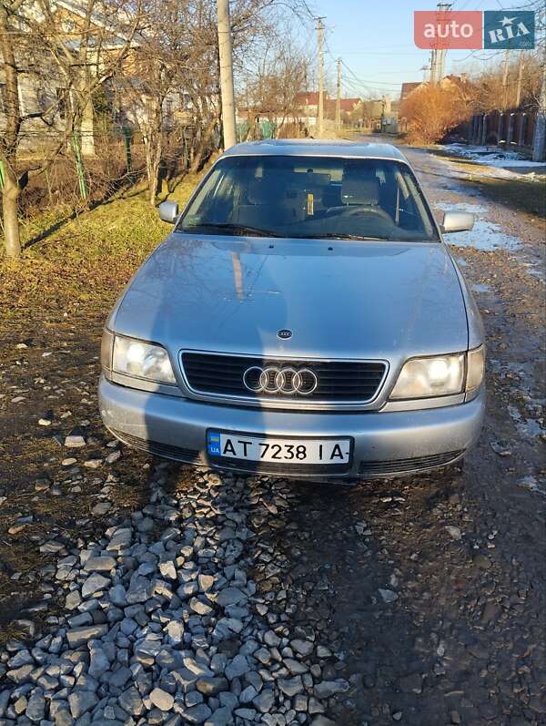 Седан Audi A6 1996 в Надворной