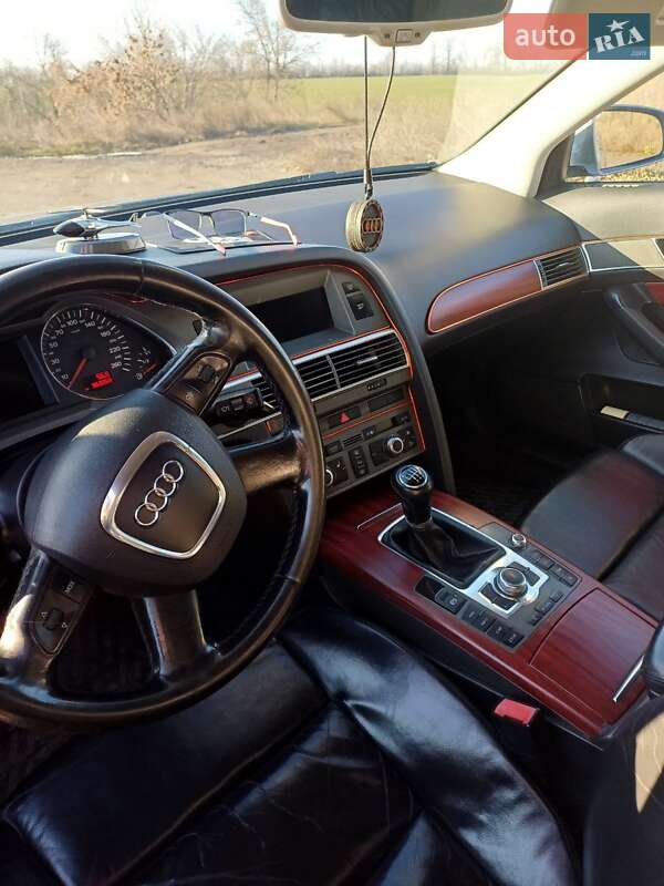Седан Audi A6 2004 в Балті