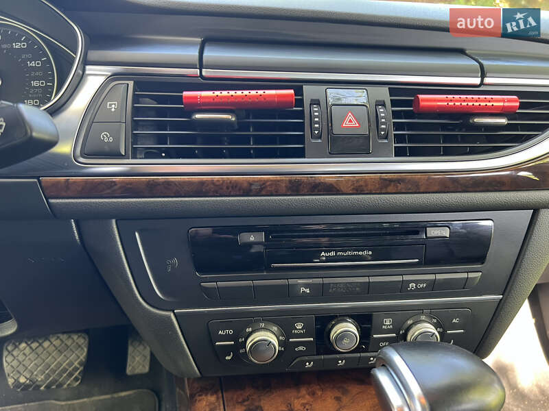 Седан Audi A6 2012 в Жовкве