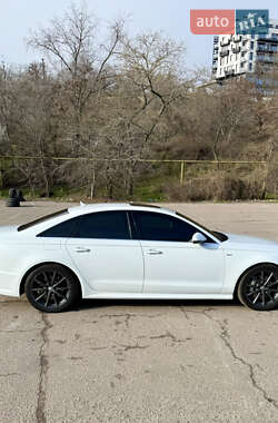 Седан Audi A6 2015 в 