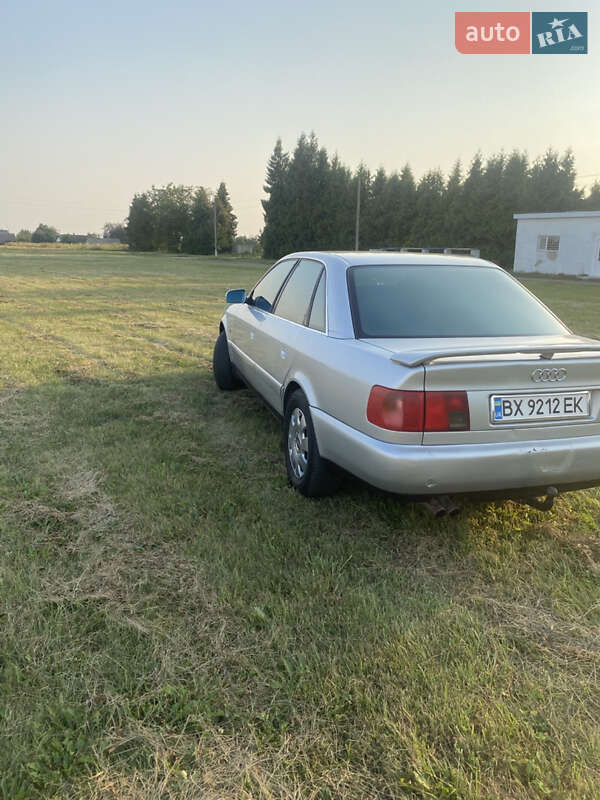 Седан Audi A6 1995 в Дубно