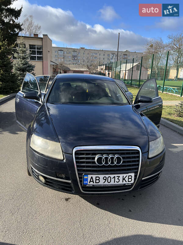 Седан Audi A6 2004 в Калиновке