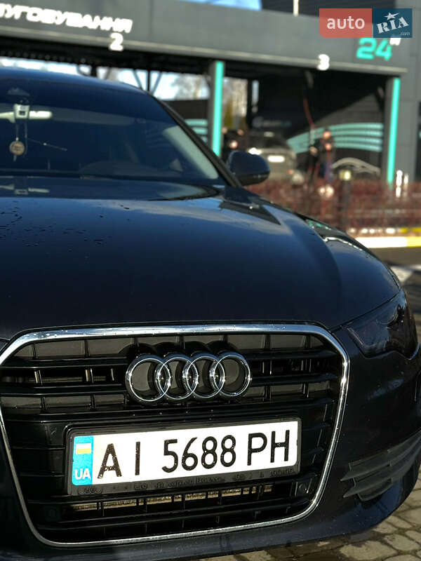 Седан Audi A6 2013 в Коростене