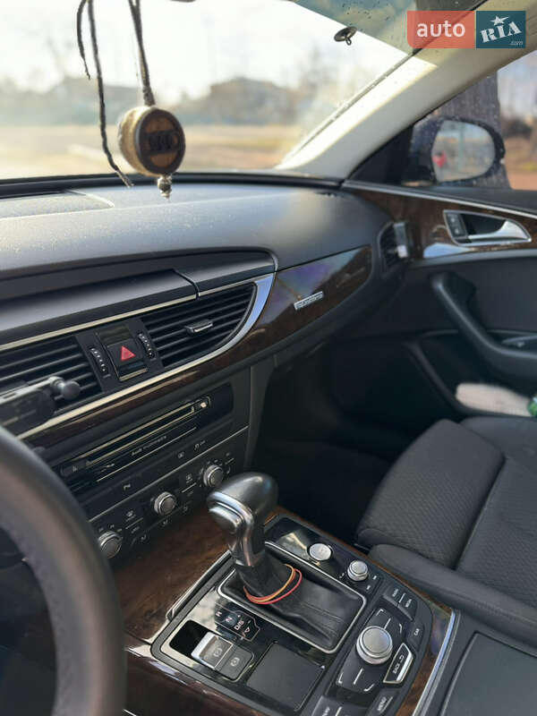 Седан Audi A6 2013 в Коростене