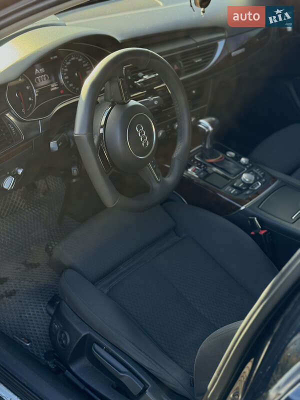 Седан Audi A6 2013 в Коростене
