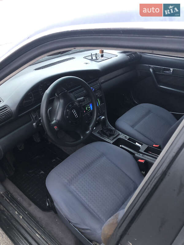 Седан Audi A6 1996 в Рівному