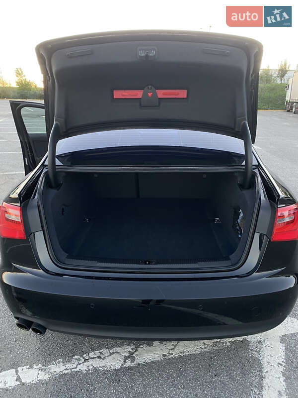 Седан Audi A6 2013 в Ужгороде