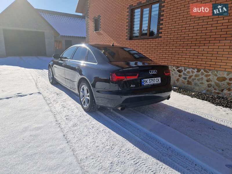 Седан Audi A6 2012 в Сарнах