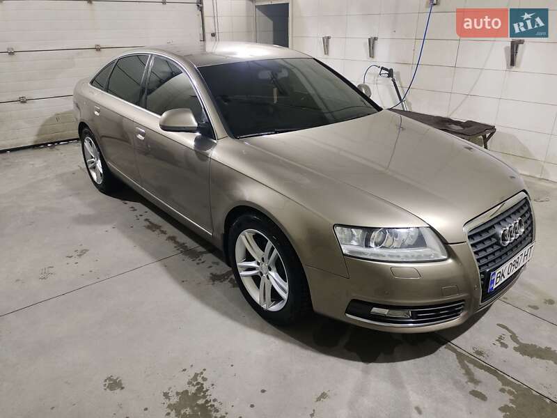 Седан Audi A6 2010 в 