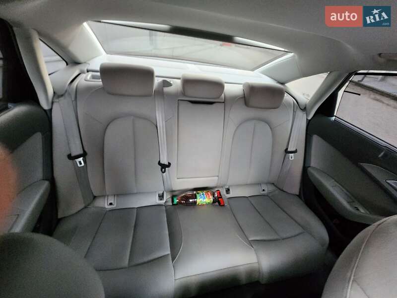 Седан Audi A6 2012 в Ивано-Франковске