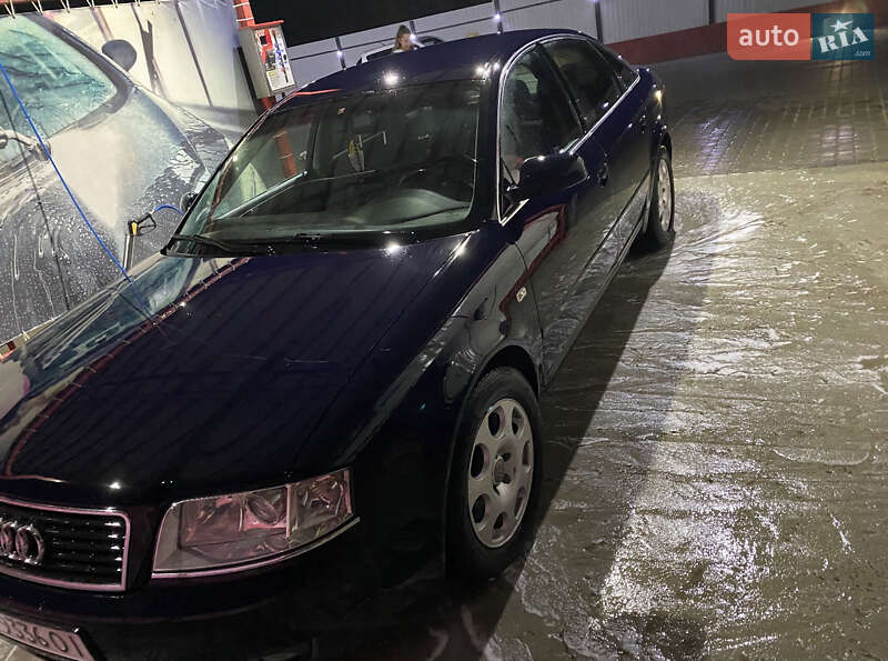Седан Audi A6 2002 в Новом Роздоле