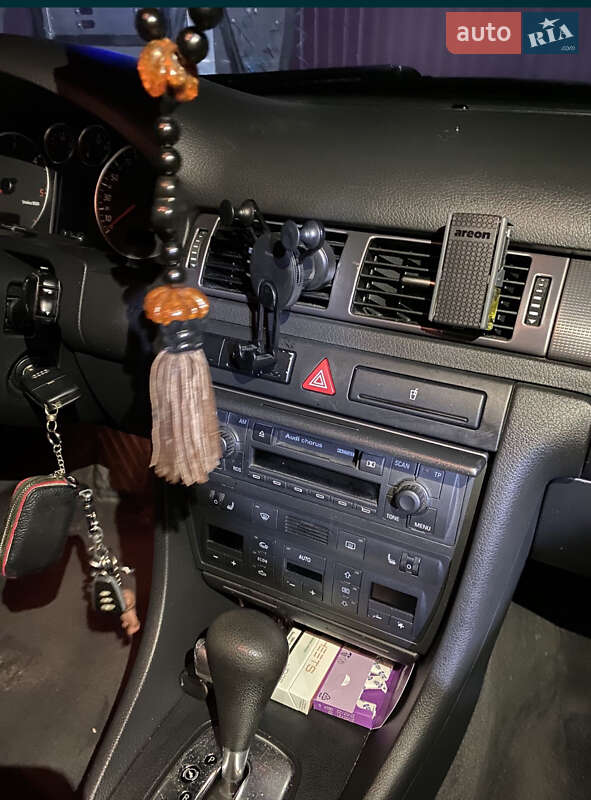 Седан Audi A6 2002 в Новом Роздоле