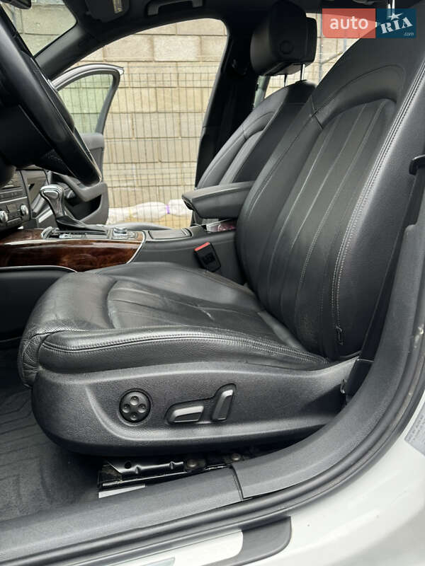 Седан Audi A6 2014 в Ровно