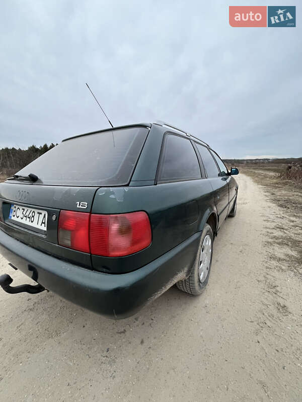 Універсал Audi A6 1996 в Новояворівську