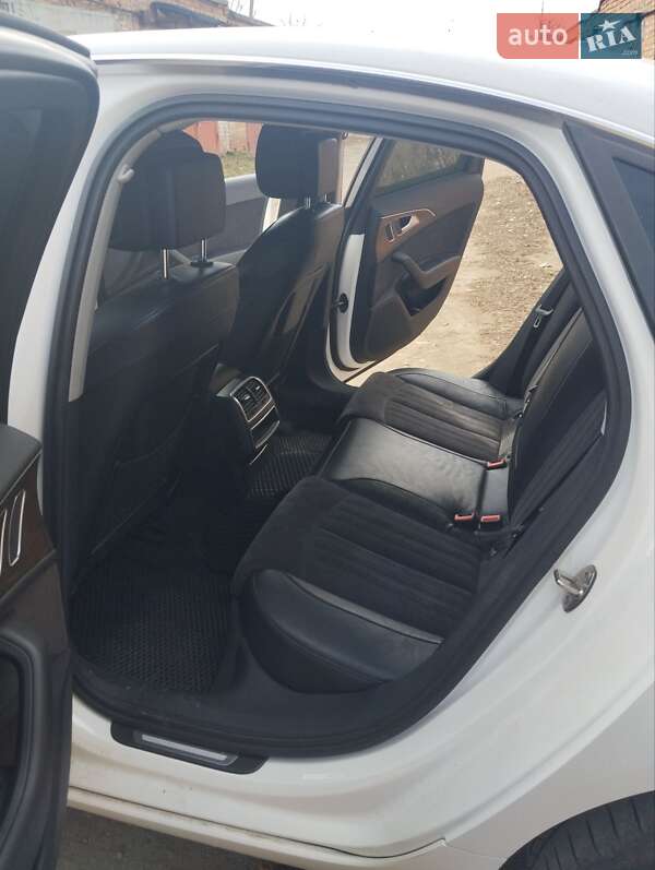 Седан Audi A6 2011 в Первомайске
