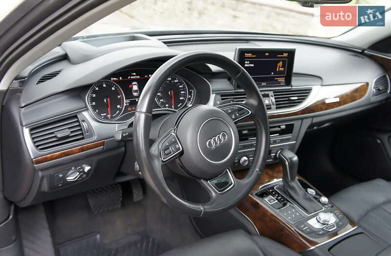 Седан Audi A6 2015 в Чернівцях