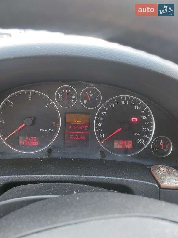 Седан Audi A6 2001 в Каменском